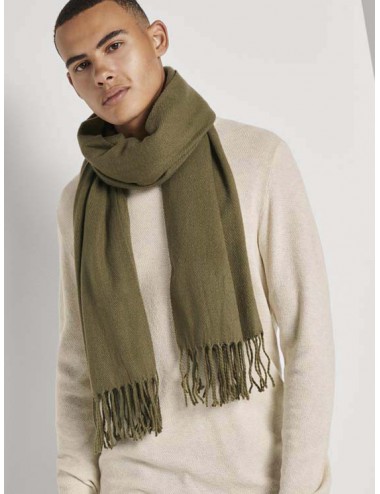 Scarf with fringes